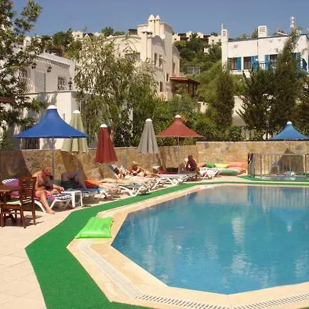 Lemon Tree Aparthotel 3*