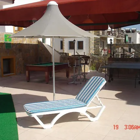Lemon Tree Apart Otel