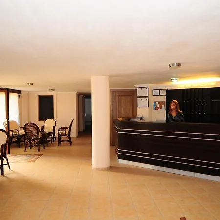 Lemon Tree מלון דירות 3*