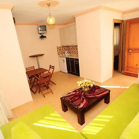 Lemon Tree Apart Otel 2*