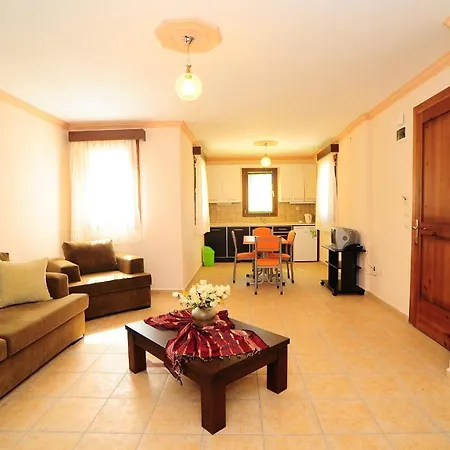 Lemon Tree מלון דירות 3*