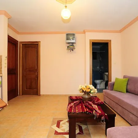 מלון דירות Lemon Tree ביטז