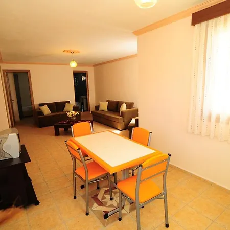 Lemon Tree מלון דירות 3*